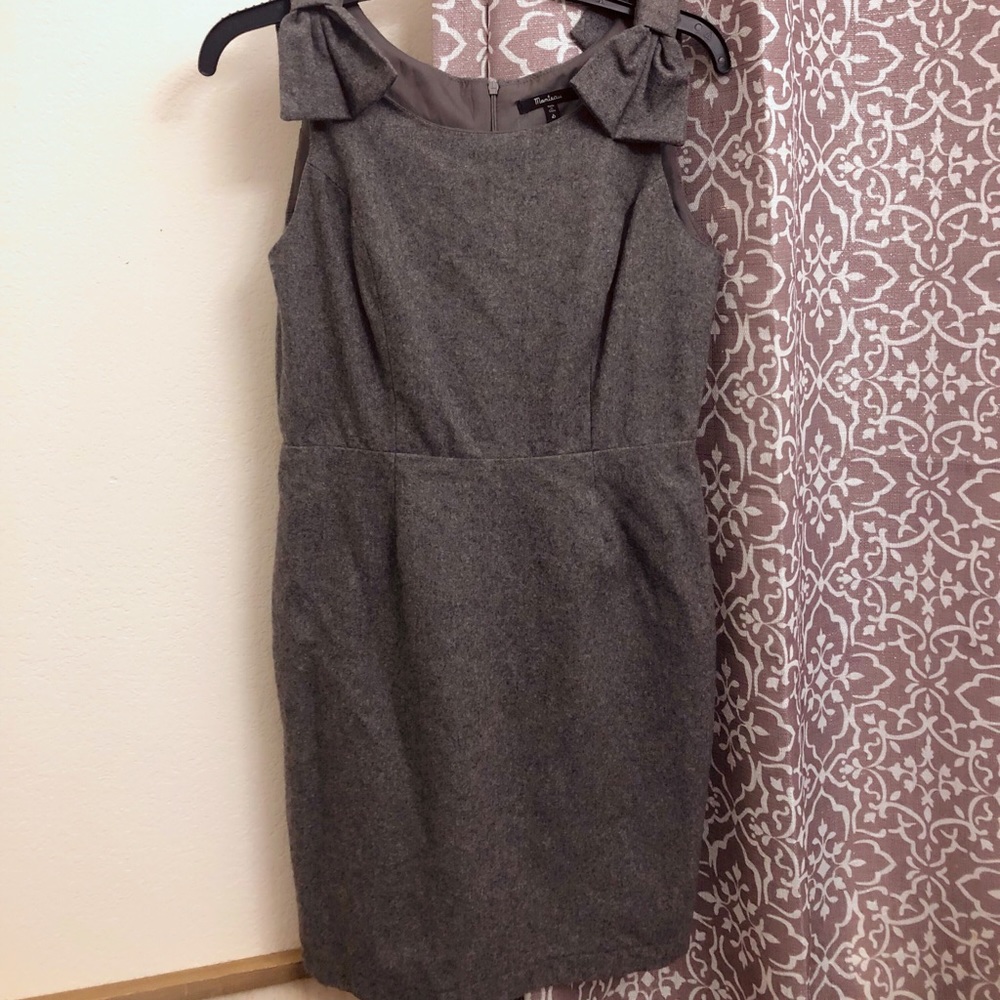 Sleeveless Grey wool dress